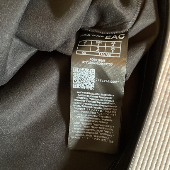 Guess Black Vegan Leather Skirt - Picture 6 of 6